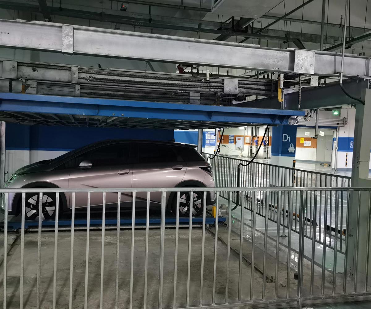 三層升降橫移停車(chē)庫(kù)過(guò)驗(yàn)收.jpg